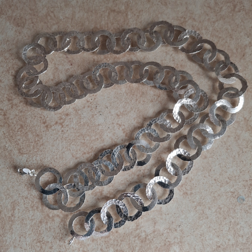 Elegant Hammered Interlocking Links Necklace In 9… - image 2